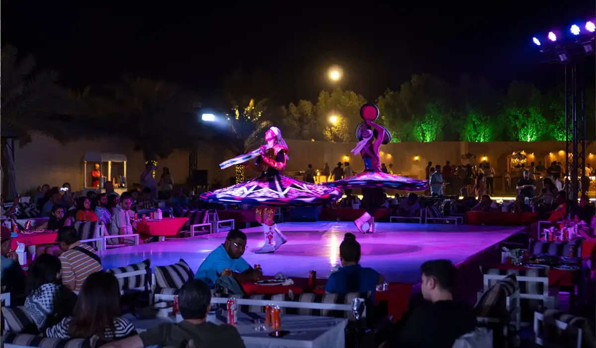 Tanoura dancers